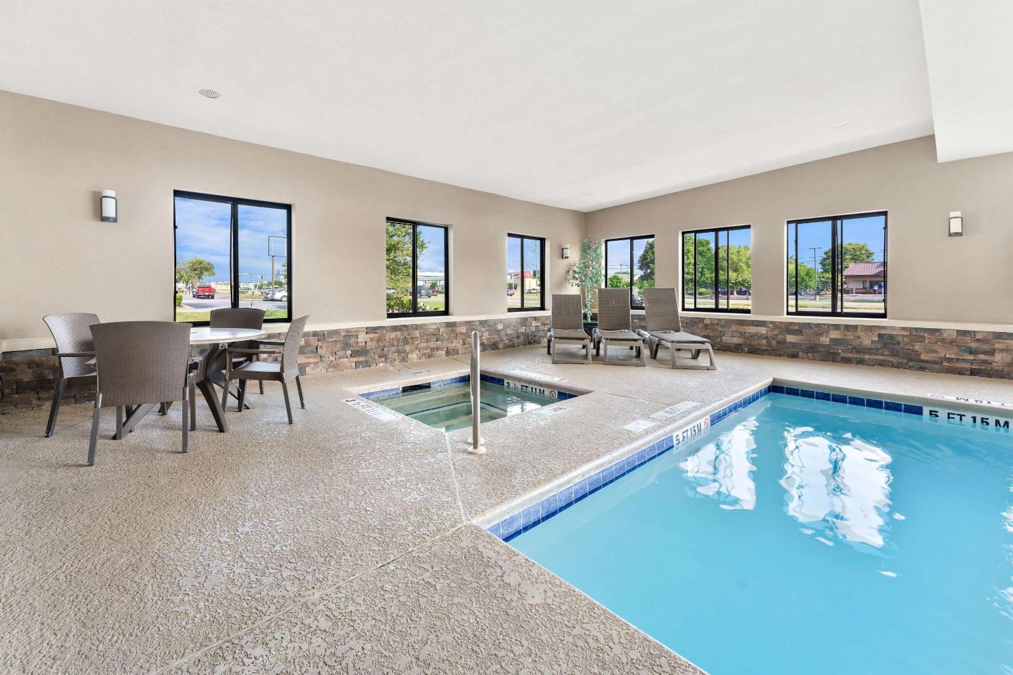 Comfort Suites Near Robins Air Force Base Warner Robins Εξωτερικό φωτογραφία